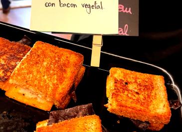 Mini croque monsieur au bacon végétal